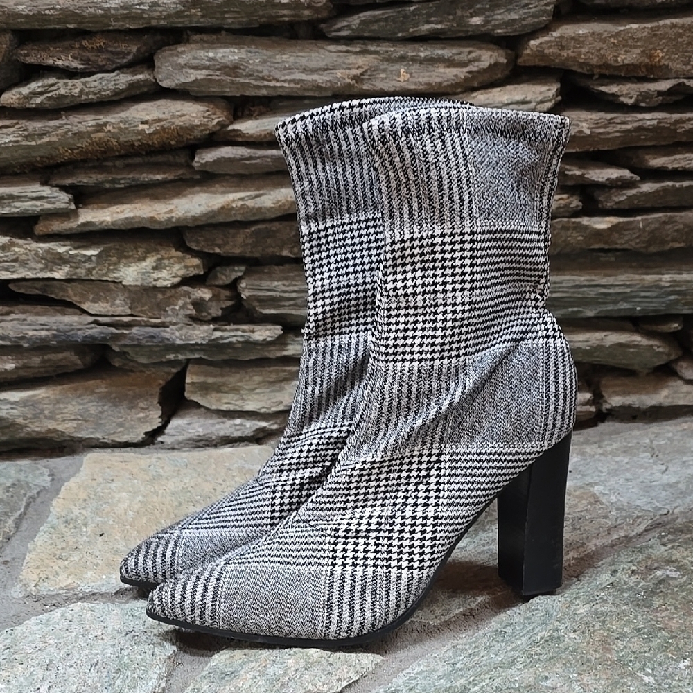 Fergie-Taryn Heeled Booties with Block Heel